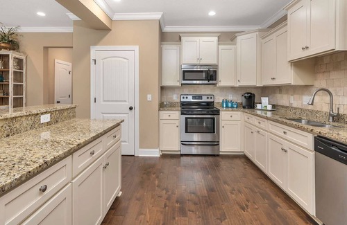 Saint Simons Island House | Large home 1 block from beach and restaurants!