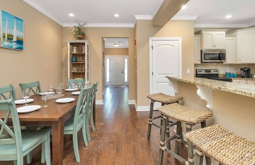 Saint Simons Island House | Large home 1 block from beach and restaurants!