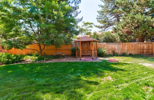 Arvada House | Large home in Arvada, centrally located, free parking garage