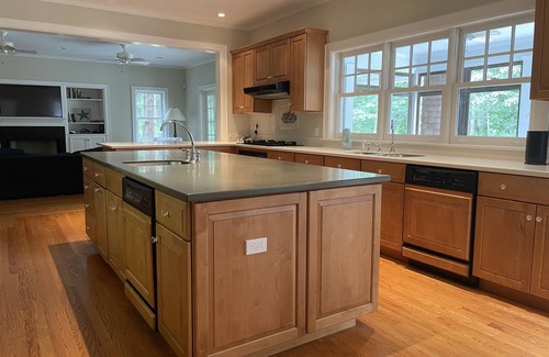 Amagansett North House | Large home on quiet cul-de-sac