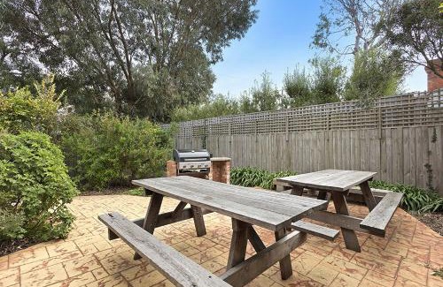 Queenscliff House | Large House on Wharf Street