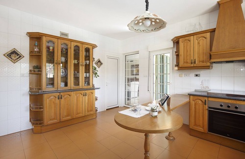 Parque de Cubillas House | Large house with pool, sports facilities and barbecue ideal for families