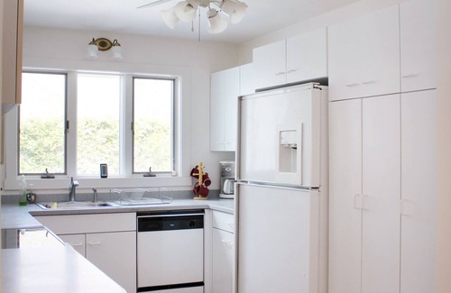 Lenox House | Large Immaculate Home, 10 Minute Walk To Lenox Center, Minutes To Tanglewood