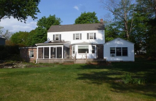 Lenox House | Large Immaculate Home, 10 Minute Walk To Lenox Center, Minutes To Tanglewood