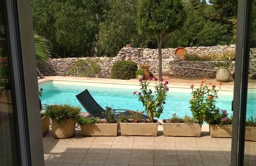 Nimes City Centre Villa | Large Independent Studio, Quiet, in Nîmes, terrace and pool, Greenery setting