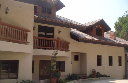 Baguio House | Large L.A. Town House for 16 Persons. $150. 15 min. from SM. +63 918 901 0361