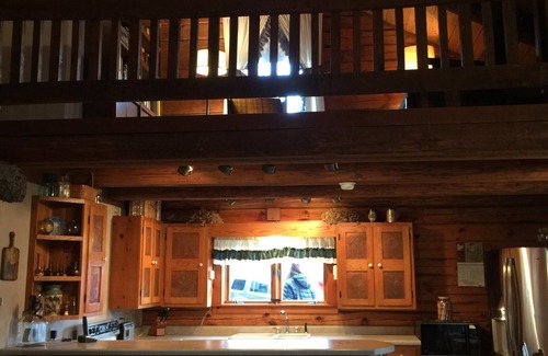 Butler Cabin | Large Log Cabin On 12 Private Acres With Fishing Pond Near Mohican State Park