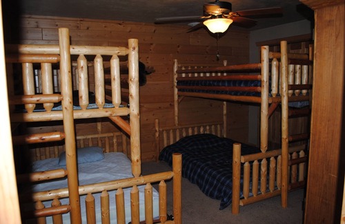 Wetmore Cabin | Large Log Cabin on beautiful chain of lakes in the upper Peninsula of Michigan