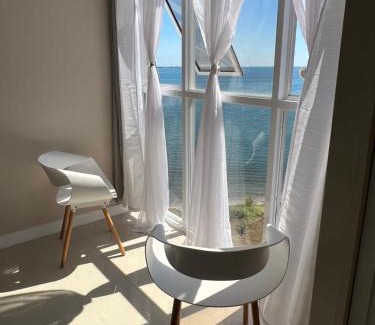 Portmore Apartment | Large Luxurious Beach Front at Bayfront Villa