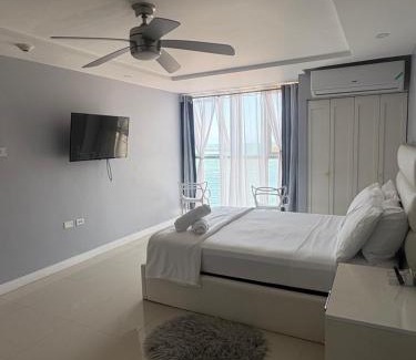Portmore Apartment | Large Luxurious Beach Front at Bayfront Villa