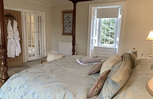 Strathaven Other | Large Luxury 4 bed Country Farm House Strathaven, 20 mins to the city, sleeps 7