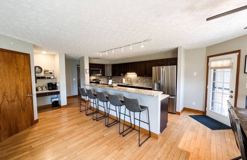 Laurelville House | Large Luxury Estate perfect for any occasion large or small, families.