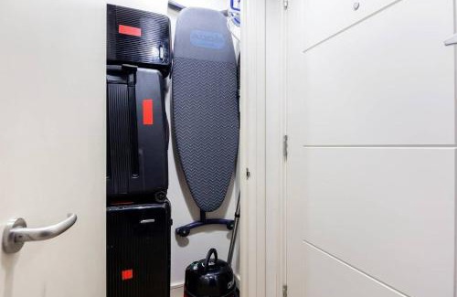 South Richmond Apartment | Large Luxury Studio in Heart of Richmond