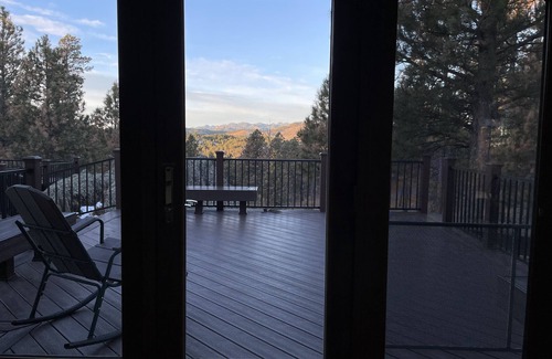 Rapid City House | ✶Large Mountain Top Home W/Scenic Deck Near Mt Rushmore✶