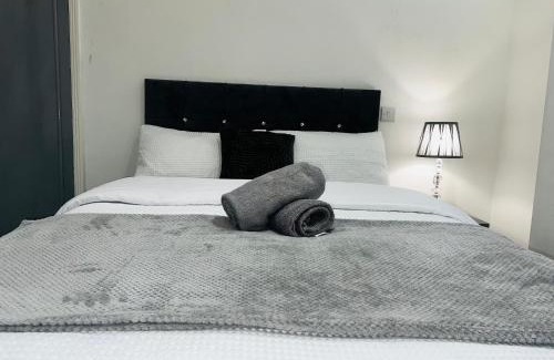Middlesbrough Apartment | Large 'n' bright House