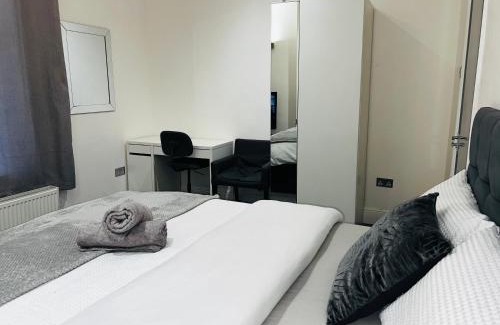 Middlesbrough Apartment | Large 'n' bright House