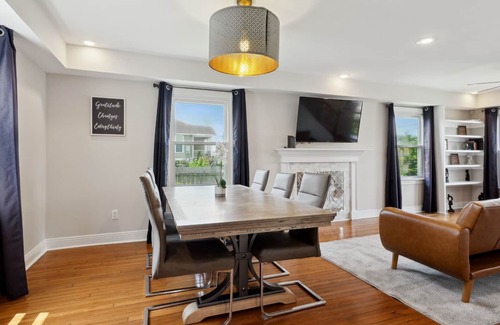 Milneburg House | Large NOLA Home 4 bedroom 3.5 bathroom!!!