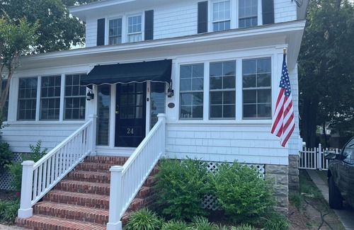 The Pines House | Large ocean block home. 5BR/Sleeps 12. Steps to the best beach. Pet friendly.