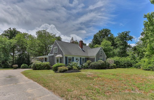 Dennis House | Large open home close to Mayflower/Bayview beach