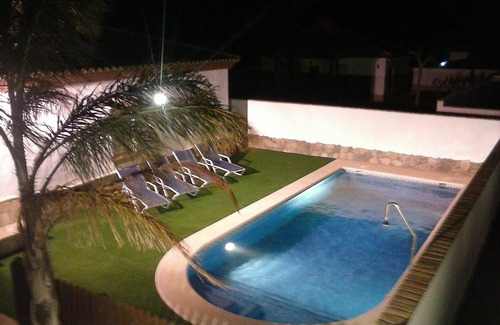 Conil de la Frontera House | Large pool area, 4 bikes, free Wi-Fi, 2 parking spaces - Casa Anita -