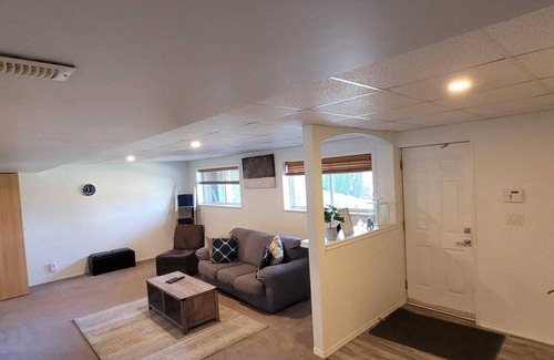 Port Coquitlam House | Large Private Suite