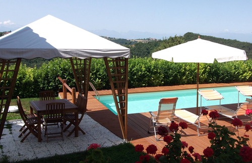 Bonvicino House | Large, quiet, detached country house in the heart of the High Langhe