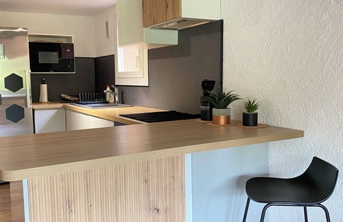 Saint-Hippolyte Apartment | Large renovated duplex 6/8 persons Private estate with 2 swimming pools - 10 min beaches