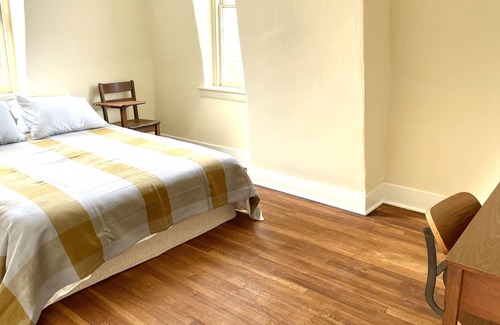 Poughkeepsie House | Large Renovated Historic House in Heart of Poughkeepsie