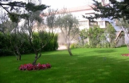 Saint-Jean-de-Vedas Villa | Large residence with private swimming pool 10X5, with wooded grounds