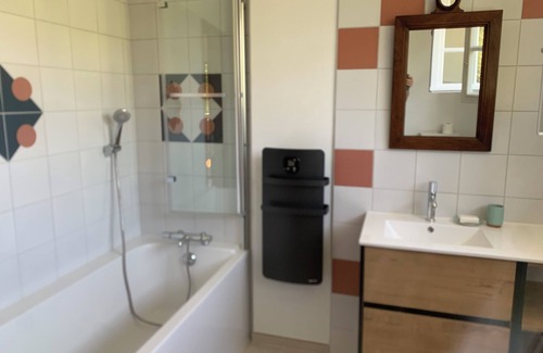 Arbois Bed & Breakfast | Large room with breakfast in Maison d'Hôtes - Near Arbois center