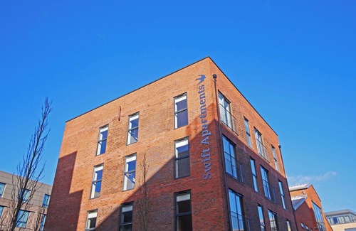 York Apartment | Large Spacious Luxury 2 bedroom apartment secure parking 5 min to town centre