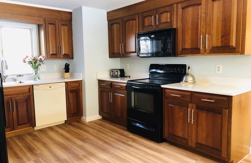 Summersea House | Large & Spacious New Seabury Home. Close to Popponesset Beach