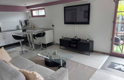 Ecquevilly Apartment | Large Studio of more than 50 m2 rented in full near Paris