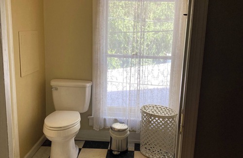 Jim Thorpe Apartment | Large suite in charming Jim Thorpe