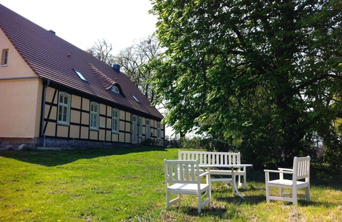 Borrentin Apartment | Large vacation apartment in an old pastorate with fireplace and garden