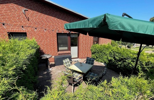 Neppermin House | Large vacation apartment with terrace in Neppermin am Achterwasser