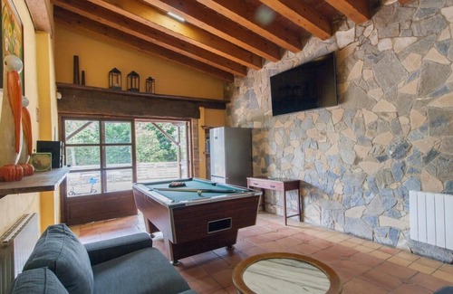 Riudarenes Villa | Large villa for 20pax, 45min from Barcelona, BBQ, WiFi