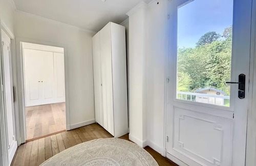 Le Plessis-Robinson Villa | Large villa at the gates of Paris