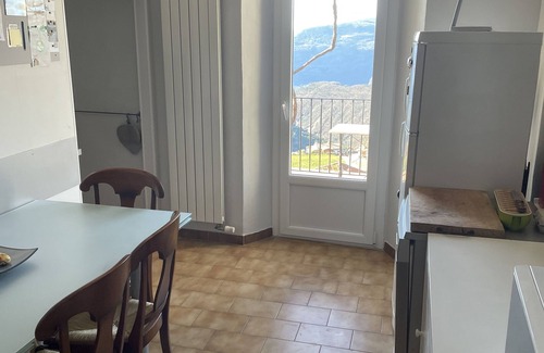 Toudon House | Large village house/Exceptional view for 8 people.