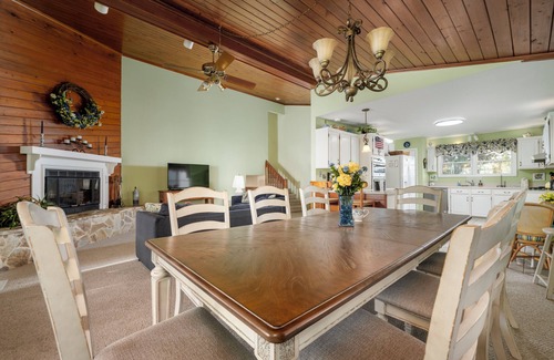 Ocean Pines House | LARGE WATERFRONT HOME IN QUIET NEIGHBORHOOD IN OCEAN PINES