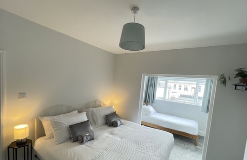 Newlyn Apartment | Large well located modern home in Newlyn, Cornwall