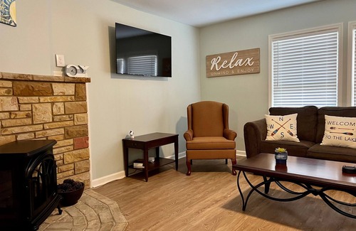 Gilbertsville Apartment | Large yard and patio, lake view, hi speed WiFi, 2
