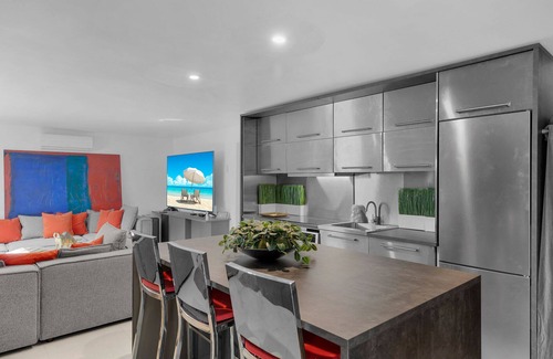 Rock Harbor House | Largo Loft Summary: W