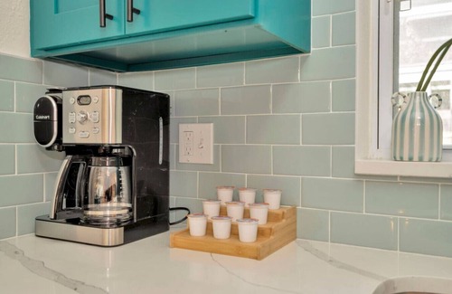 Largo House | Largo Private Heated Pool 12 min to Beach Sleeps 12