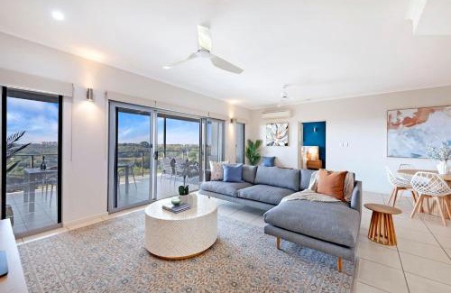Larrakeyah Apartment | Larrakeyah Luxury - Penthouse Getaway with Views