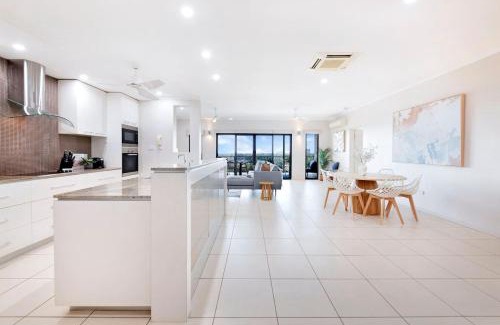Larrakeyah Apartment | Larrakeyah Luxury - Penthouse Getaway with Views