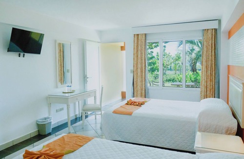 Palo Grande Resort | Las Olas Resort