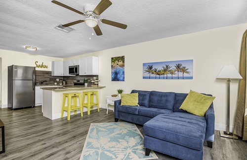 Siesta Isle Hotel | Latitude 26 Waterfront Boutique Resort - Fort Myers Beach