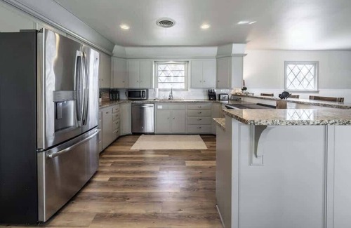 Lubbock House | Launch Pad - 4 BR/2.5 BA - Close to Campus