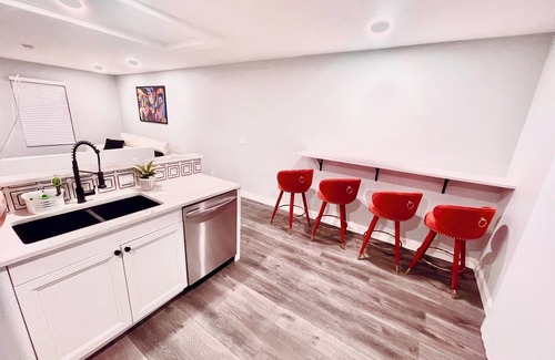 Columbus House | Launchpad: stewardess layover/stylish place to stay is perfect 4 group trips.